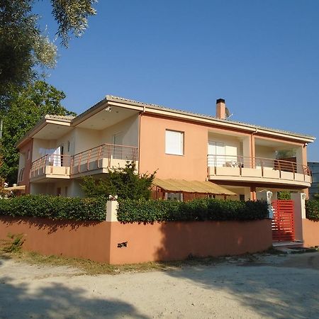 Socrates Family Apartments Kalligoni Kültér fotó